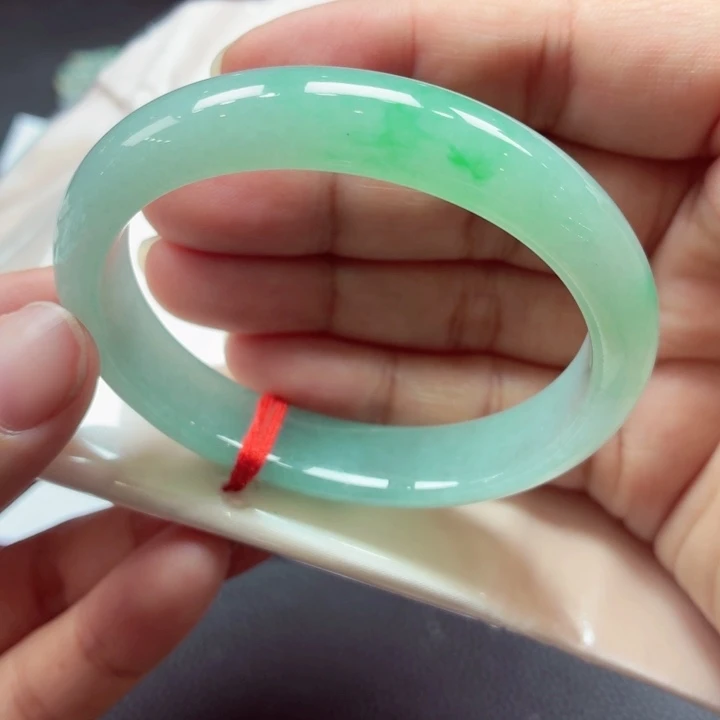 翡翠未镶嵌手镯（贵妃镯）天然缅甸A货翡翠