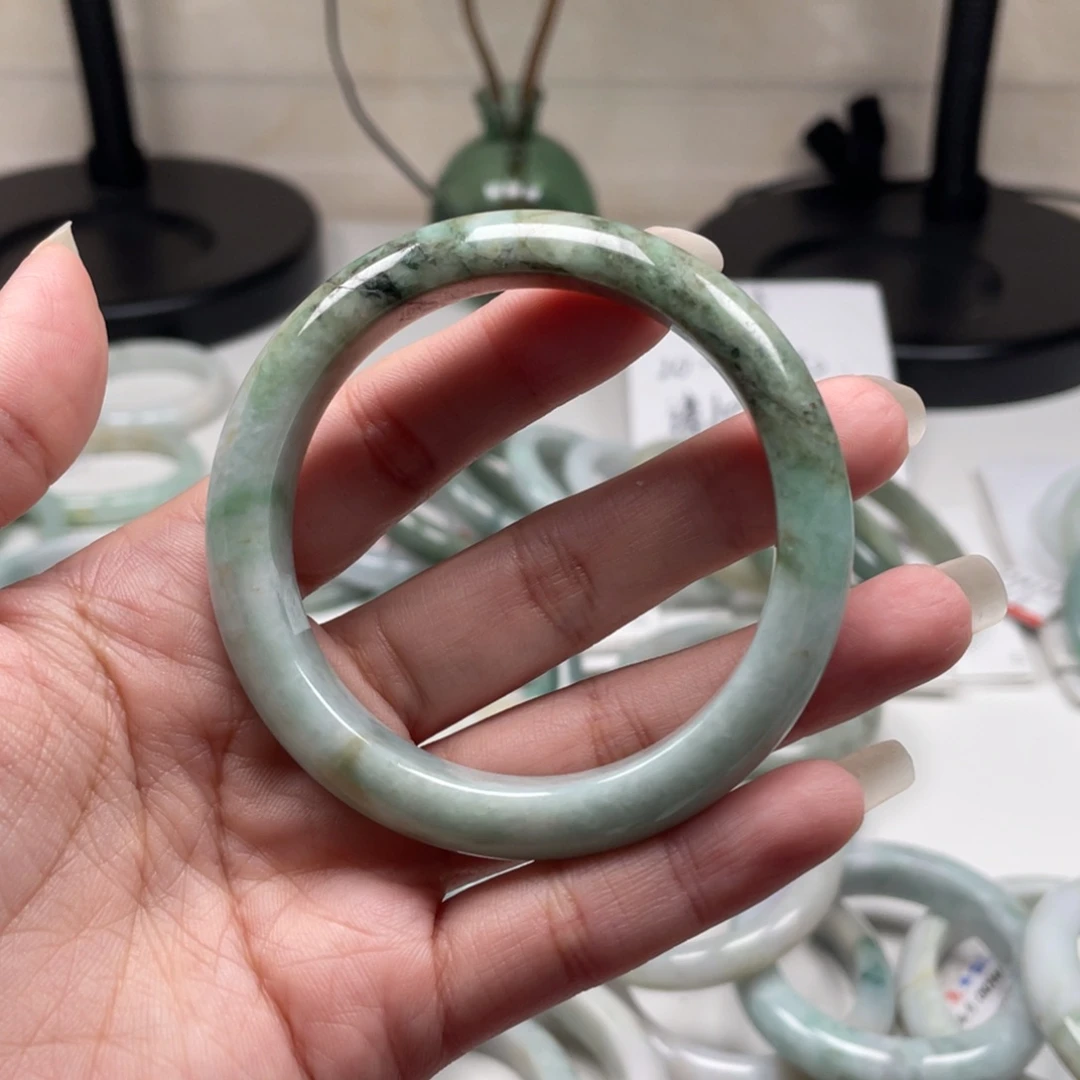 翡翠未镶嵌手镯翡翠手镯