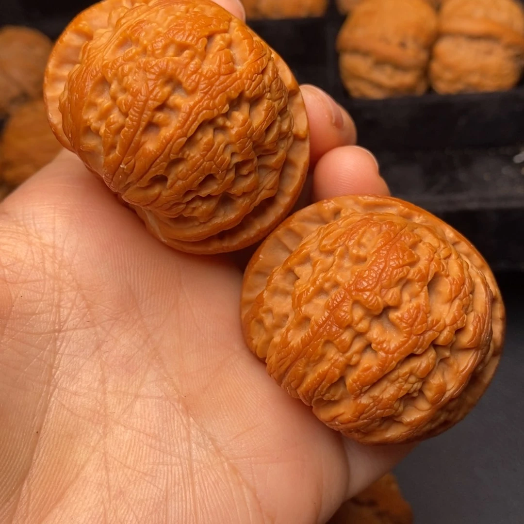 文玩核桃把件秦岭野生核桃