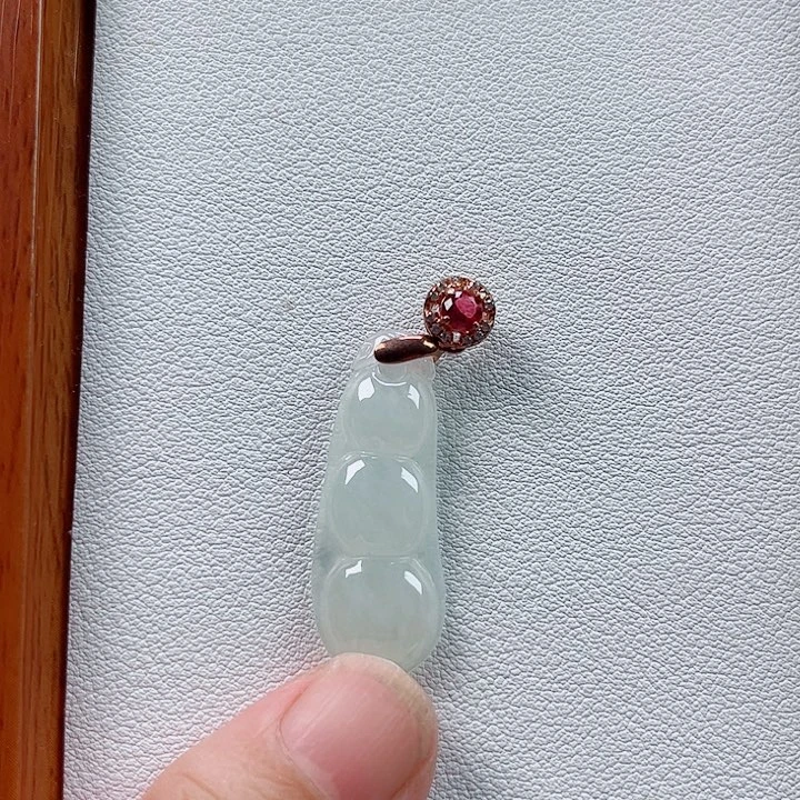 颈饰未镶嵌翡翠孤品