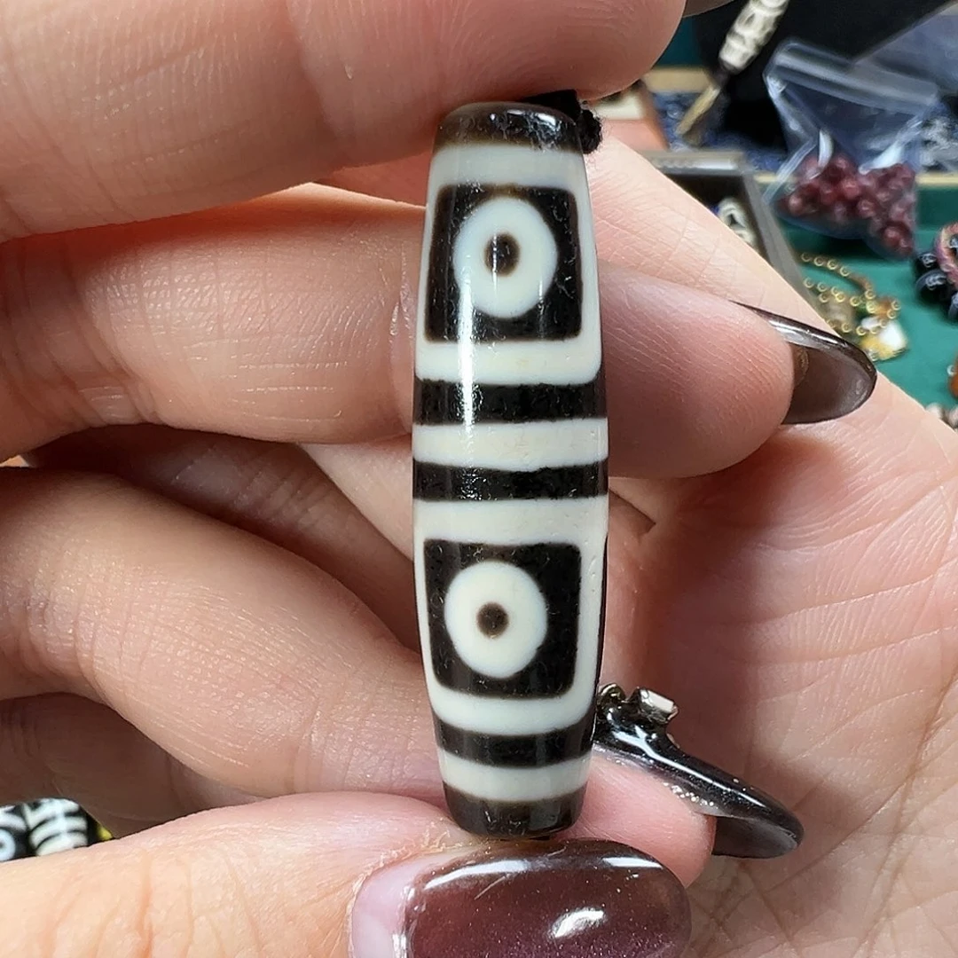 玛瑙/玉髓未镶嵌珠宝半成品聚缘股法地门四眼