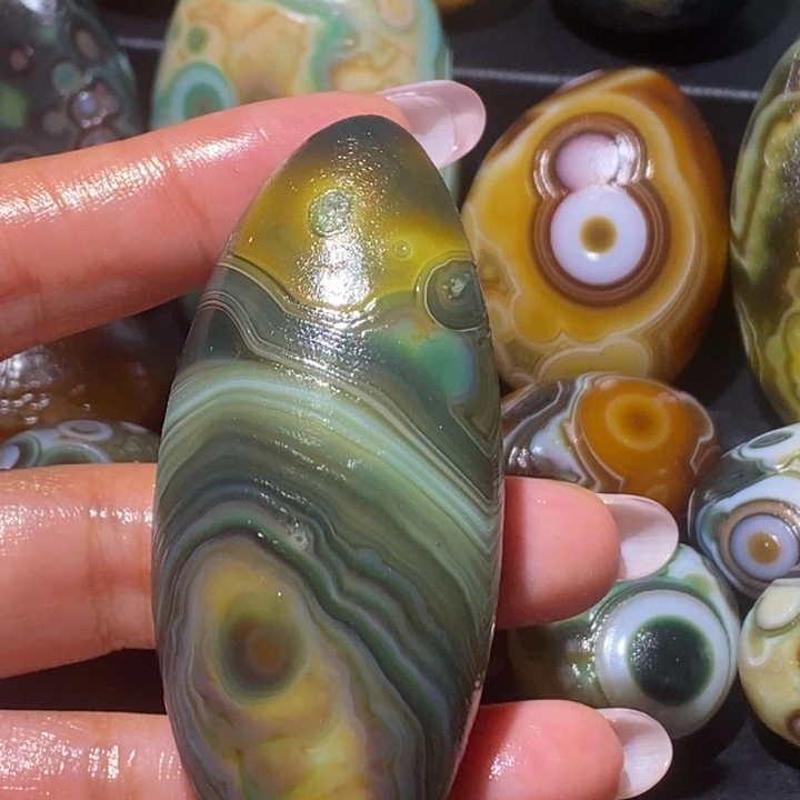 玛瑙/玉髓未镶嵌珠宝奇石32