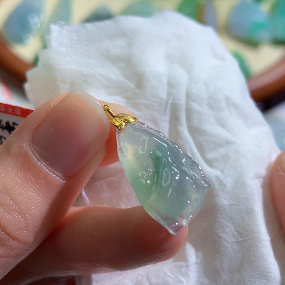 【闪购商品】翡翠吊坠(不含链)未镶嵌 4568