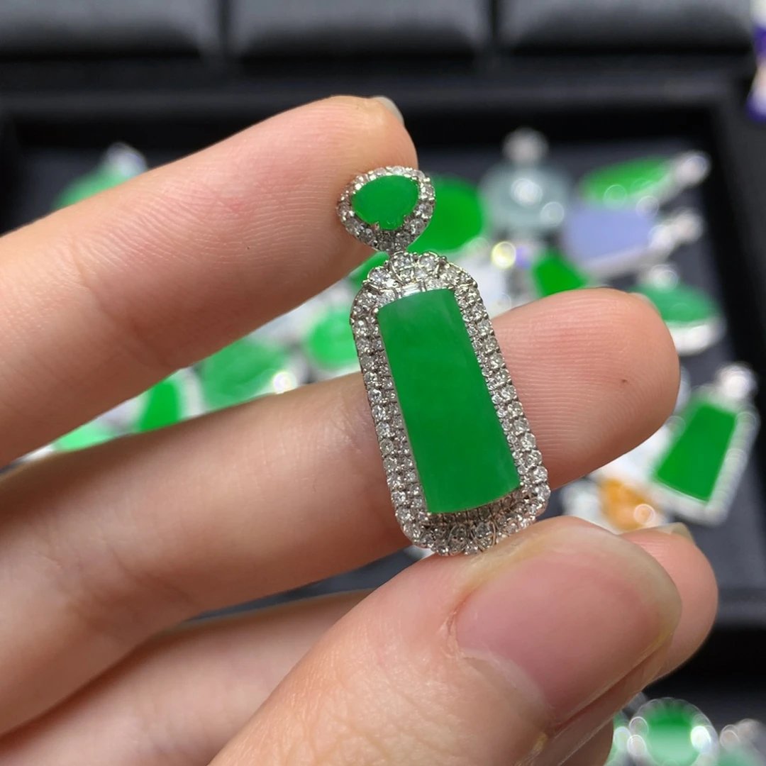 吊坠(不含链)18K金镶嵌翡翠有色线