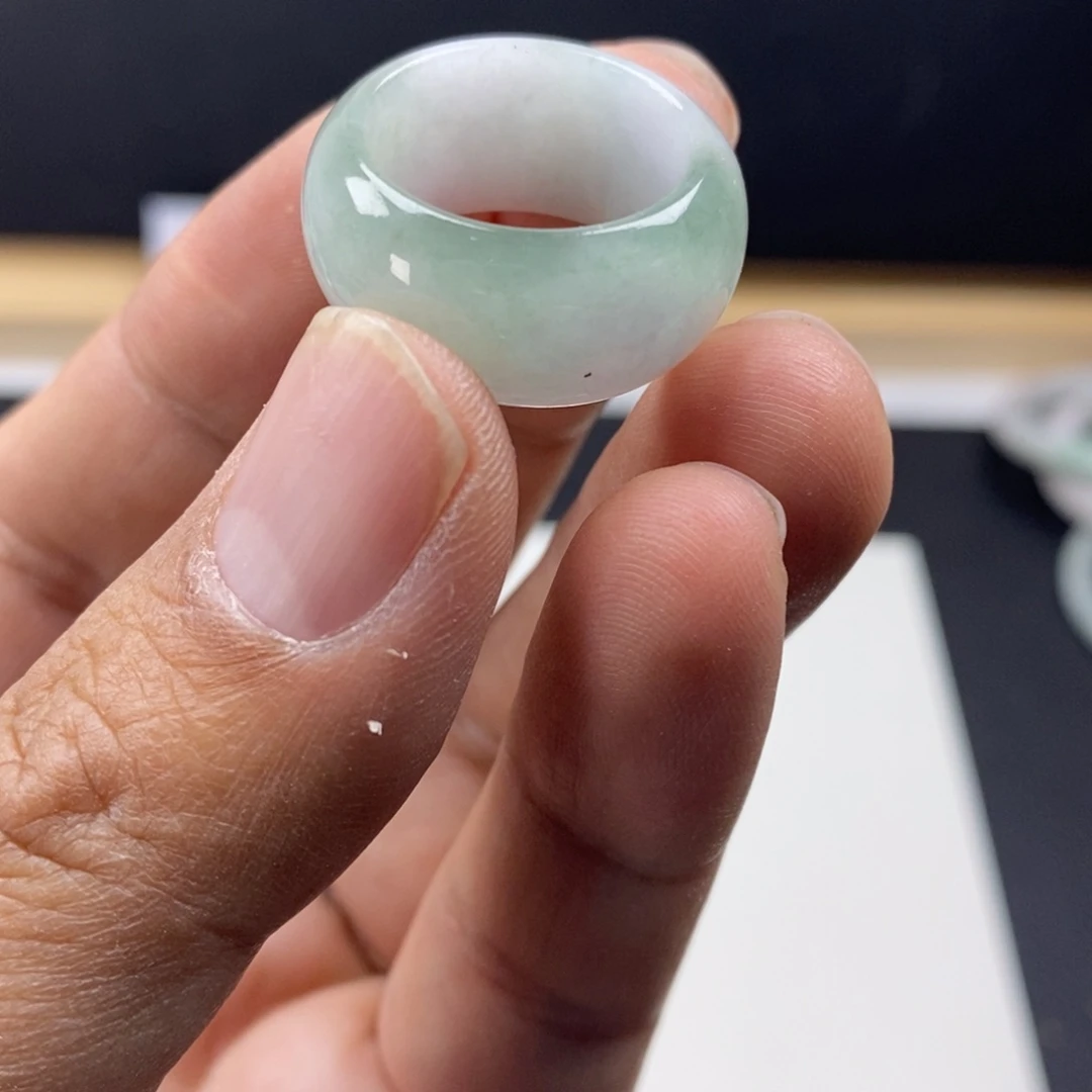 翡翠未镶嵌手镯17.6