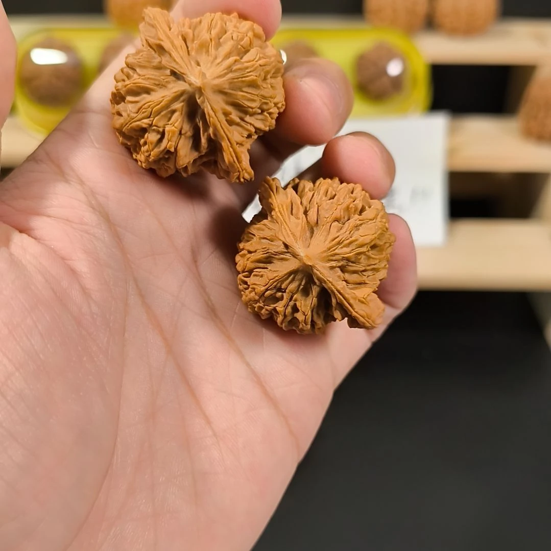 吊坠文玩核桃40盘龙纹有磕碰