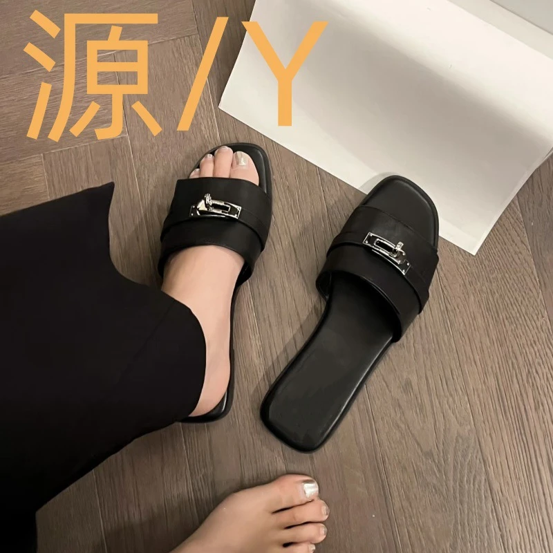 羊皮版~2025夏季新款网红小金扣法式时尚百搭平底外穿一字拖鞋女