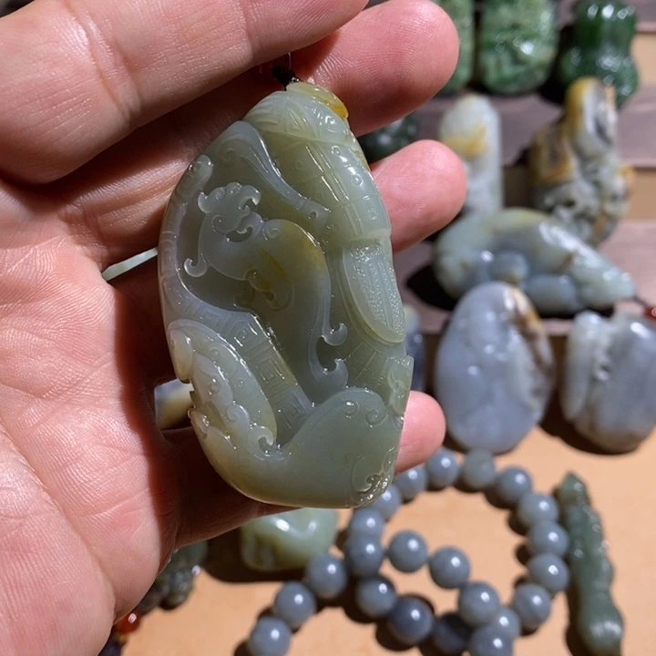 和田玉未镶嵌把件思**品