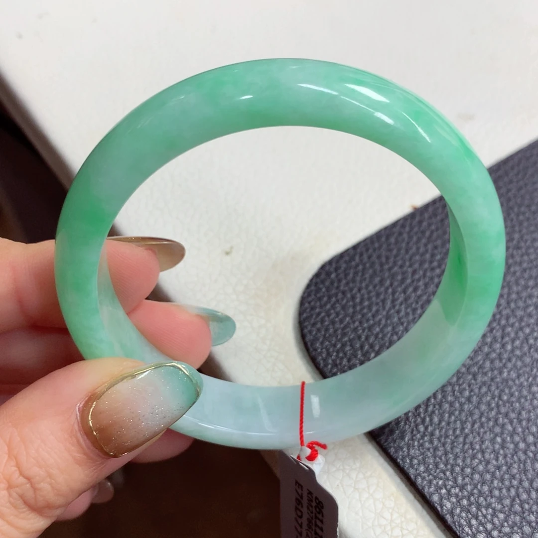 未镶嵌手镯翡翠缅甸