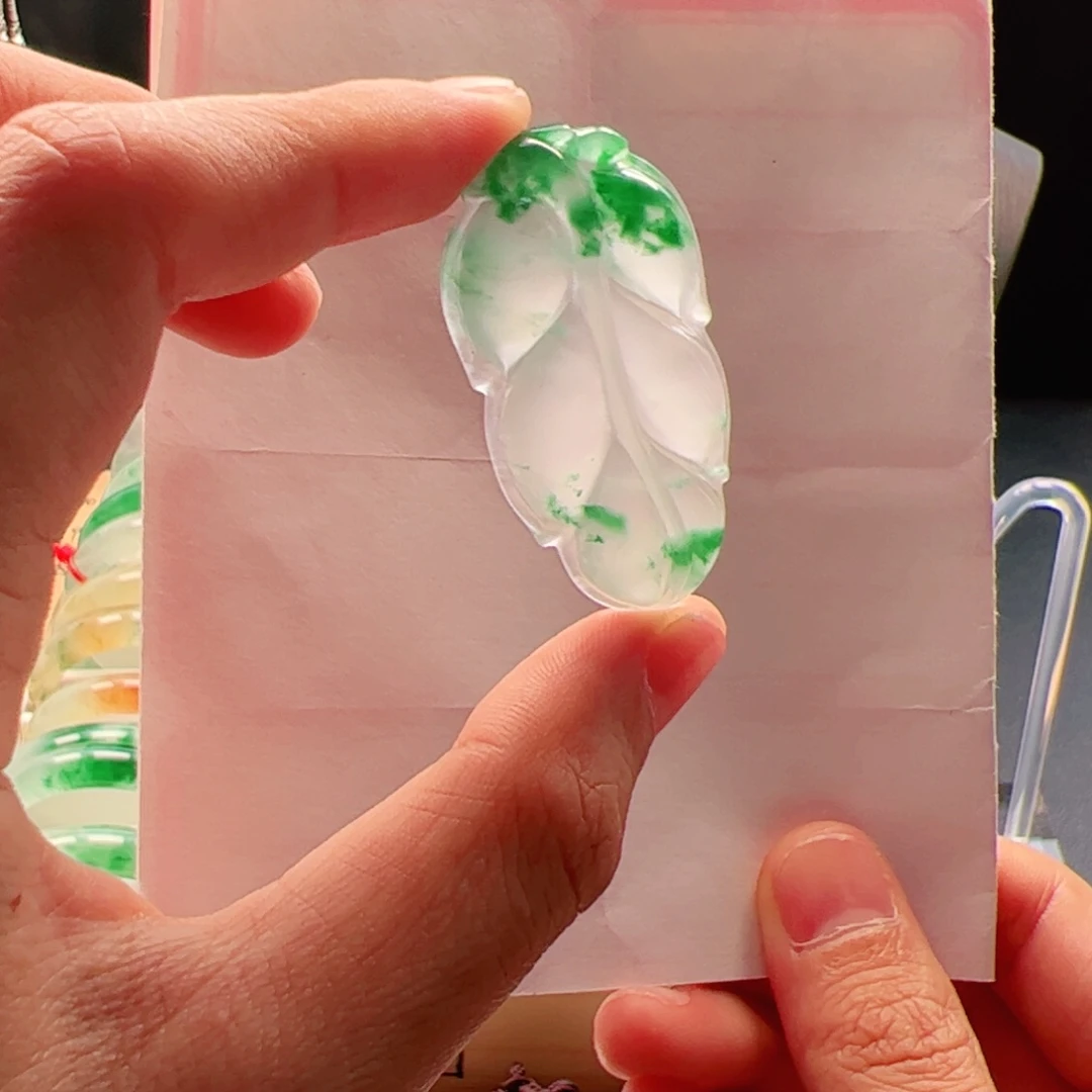 石英质玉未镶嵌吊坠(不含链)金枝玉叶