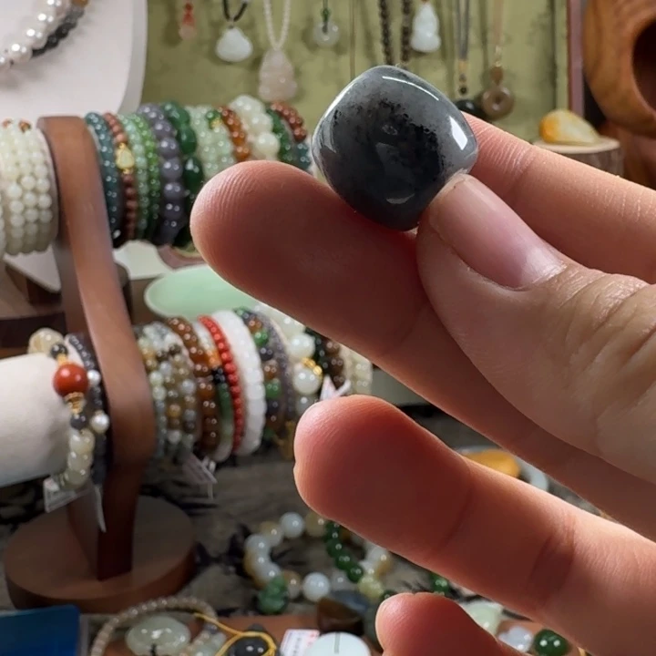 和田玉（墨玉）未镶嵌颈饰和田玉新疆料青花桶珠