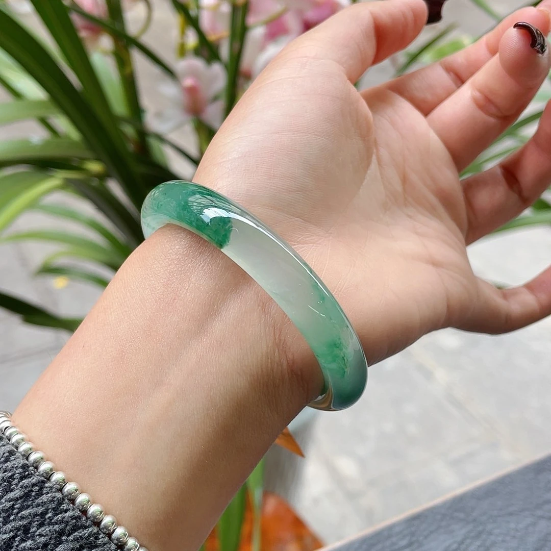 石英质玉手镯未镶嵌24