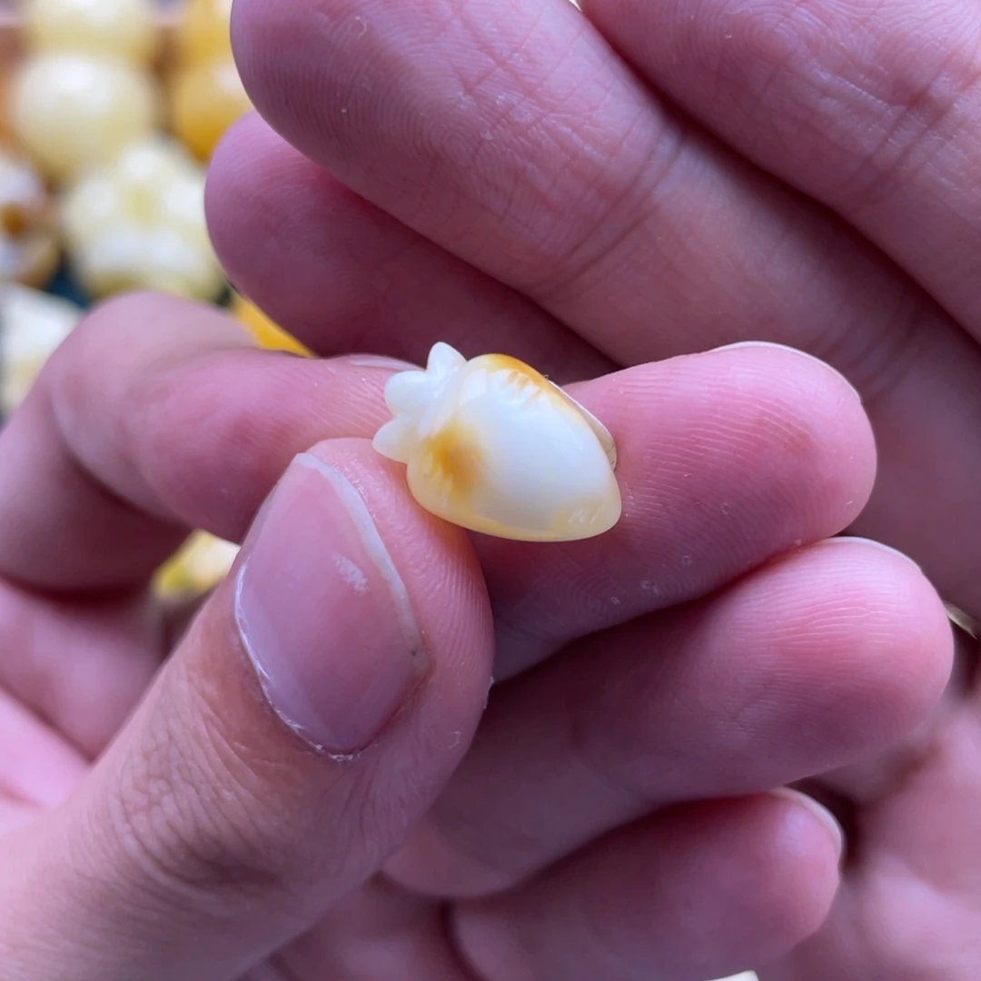 琥珀未镶嵌裸石蜜蜡