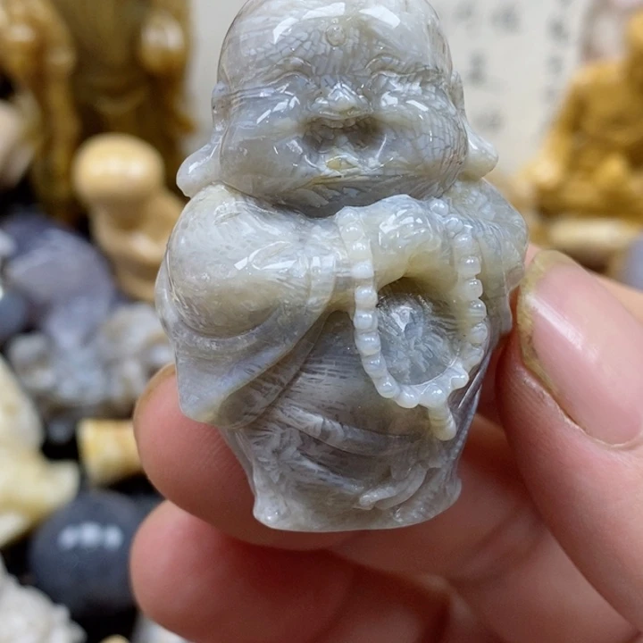 颈饰未镶嵌硅化珊瑚（珊瑚玉）