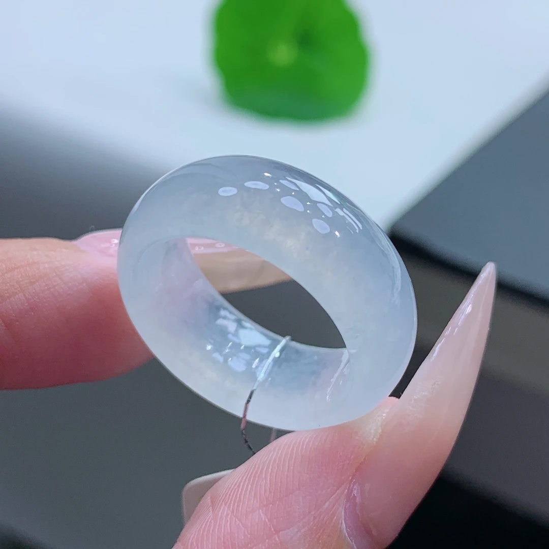 15圈口 缅甸天然A货翡翠 白月光白冰轮胎宽版戒指 17.1-8.9-4mmA