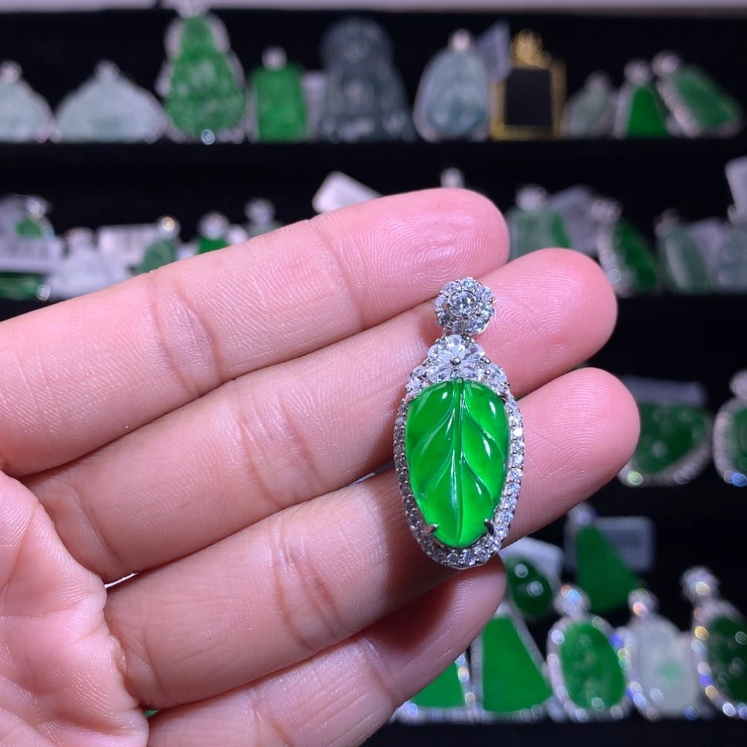 【闪购商品】颈饰银S925镶嵌翡翠