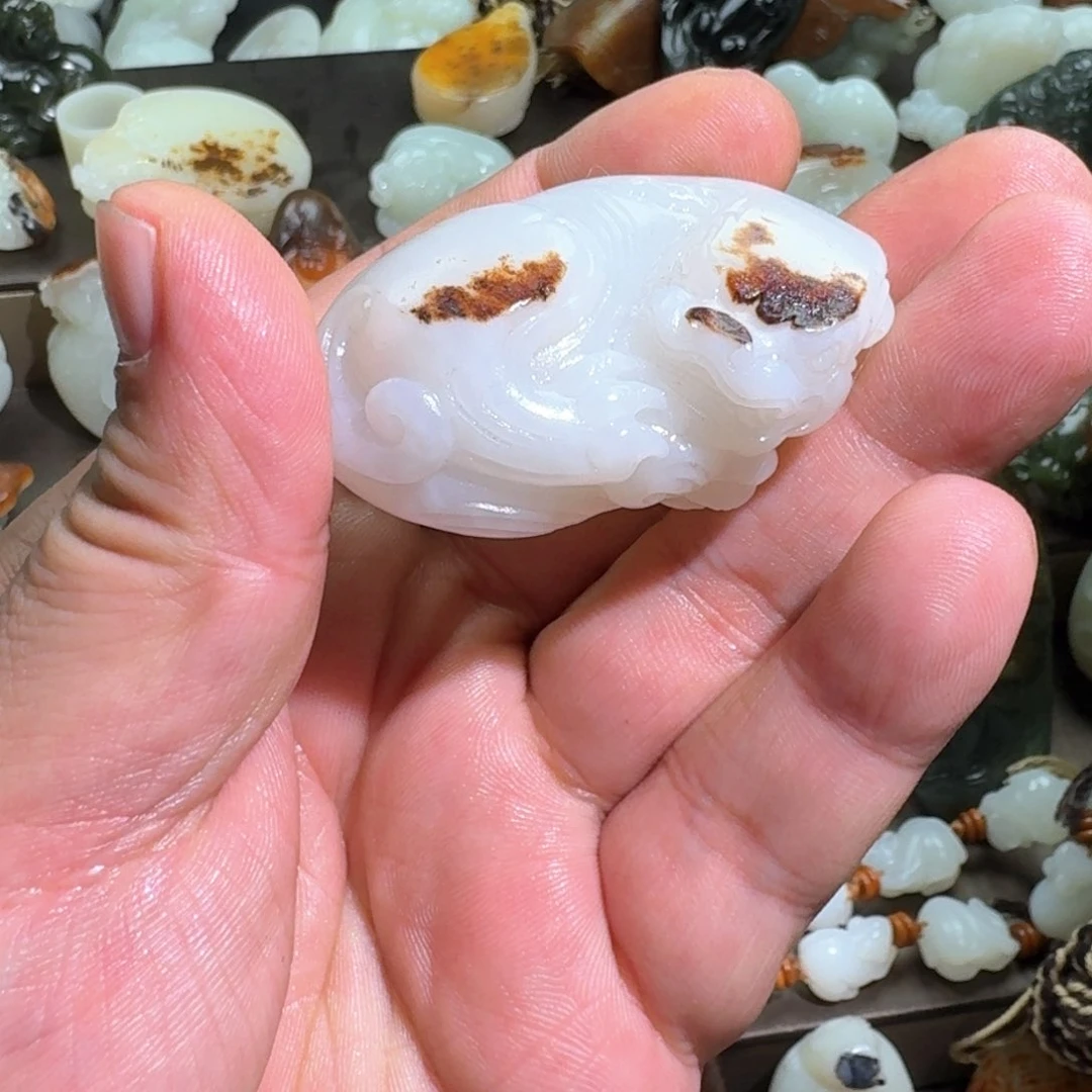 和田玉颈饰未镶嵌爱*