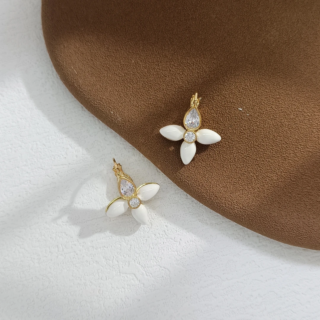 铜合金合成锆石耳饰 BLX-70759 耳饰简约百搭时尚气质小众