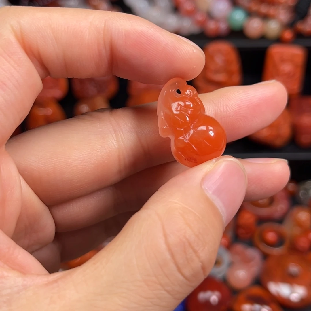 南红玛瑙配饰未镶嵌