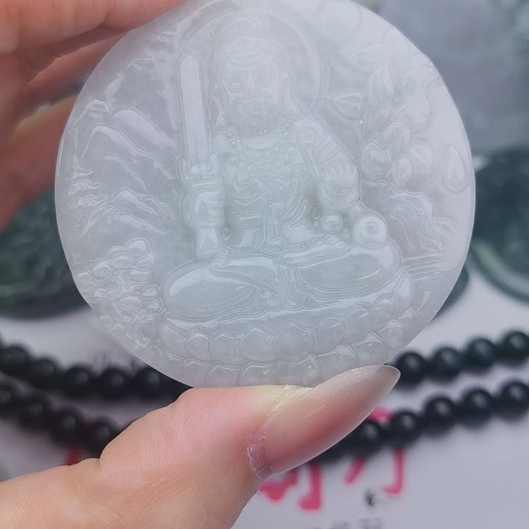 翡翠颈饰未镶嵌天然的A货翡翠多样性发货