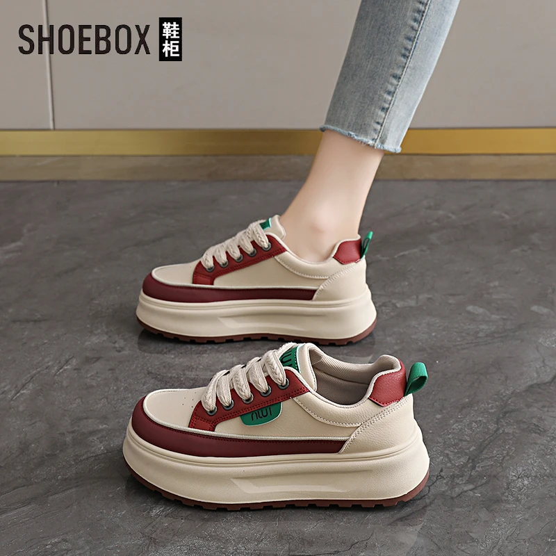 达芙妮旗下鞋柜杨幂同款踩屎感运动鞋女2025秋冬季厚底板鞋休闲鞋