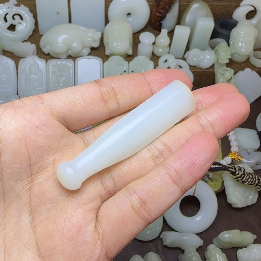 V***r和田玉未镶嵌挂件