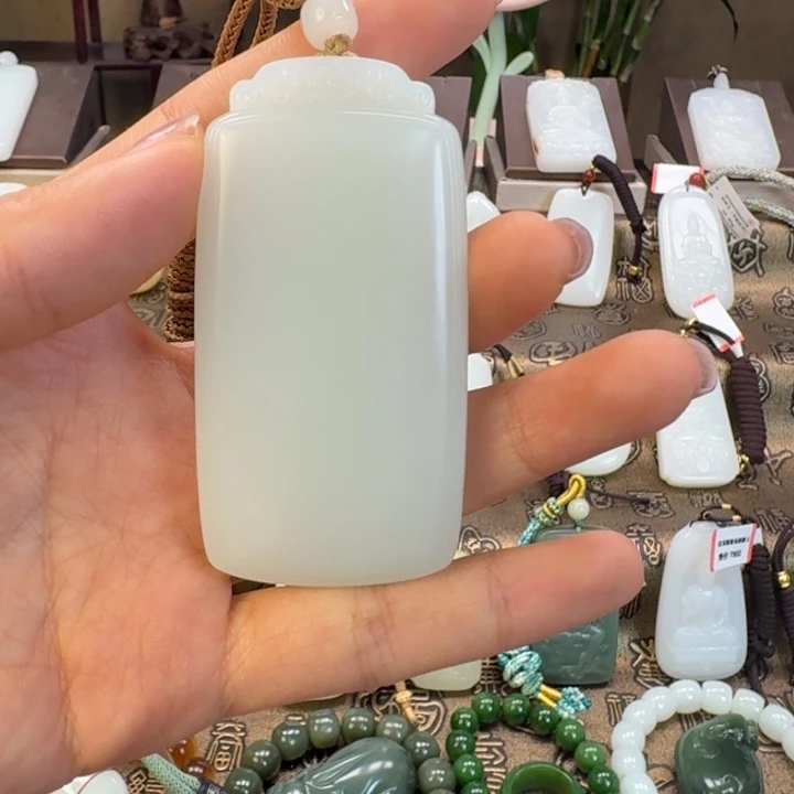 和田玉（糖玉）未镶嵌颈饰