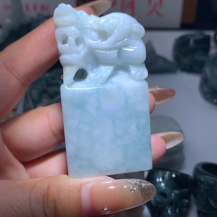 翡翠未镶嵌颈饰保真天然A货翡翠