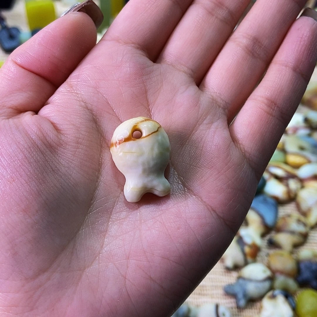 未镶嵌蛇纹石玉挂件浮*丶