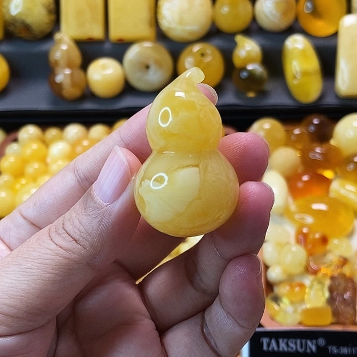 琥珀未镶嵌颈饰天然蜜蜡