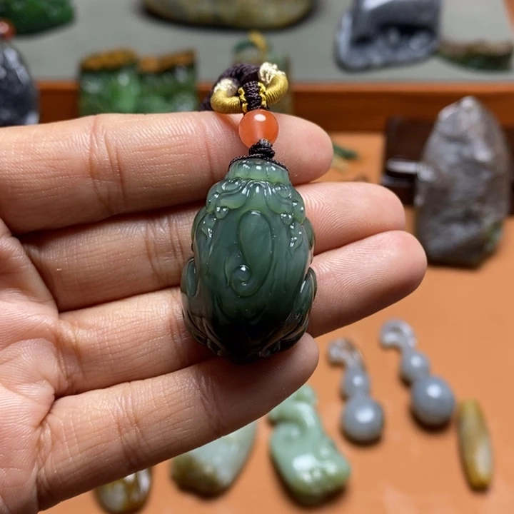 和田玉颈饰未镶嵌