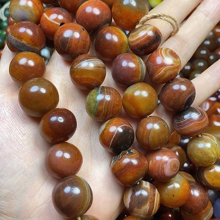 未镶嵌颈饰玛瑙/玉髓玉*