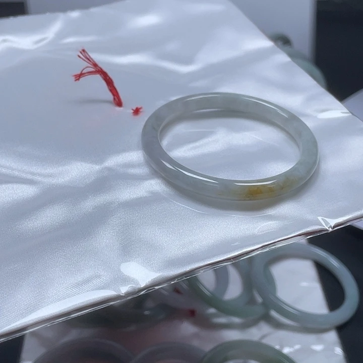 未镶嵌手镯翡翠一口黄特色镯