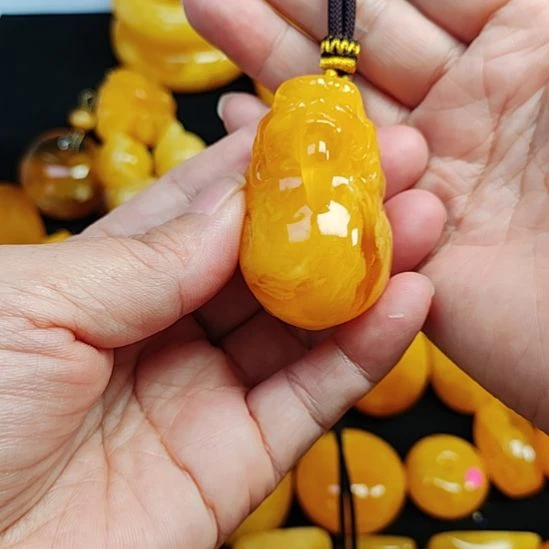 未镶嵌吊坠(赠链)蜜蜡