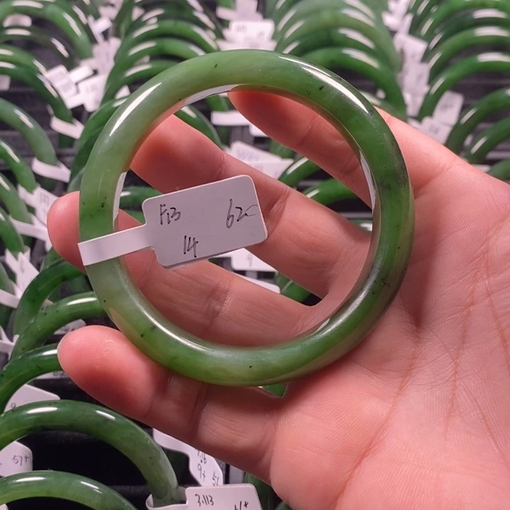 和田玉（碧玉）手镯未镶嵌62