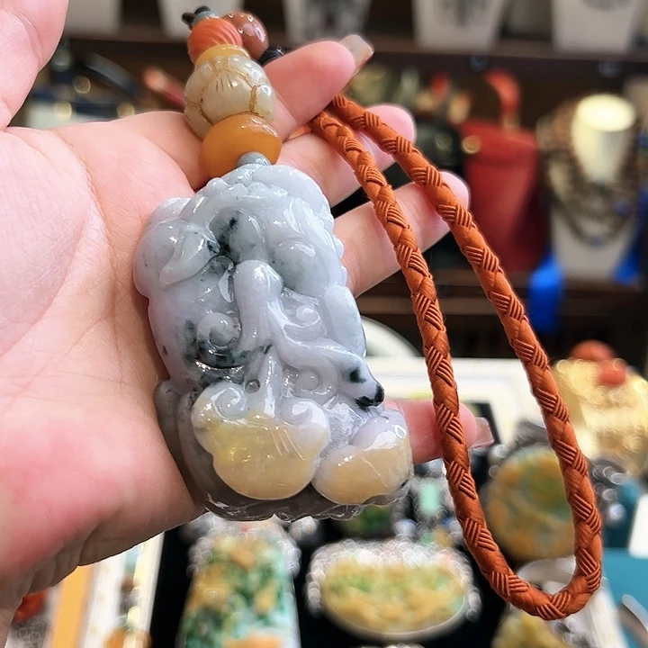 翡翠颈饰未镶嵌古风