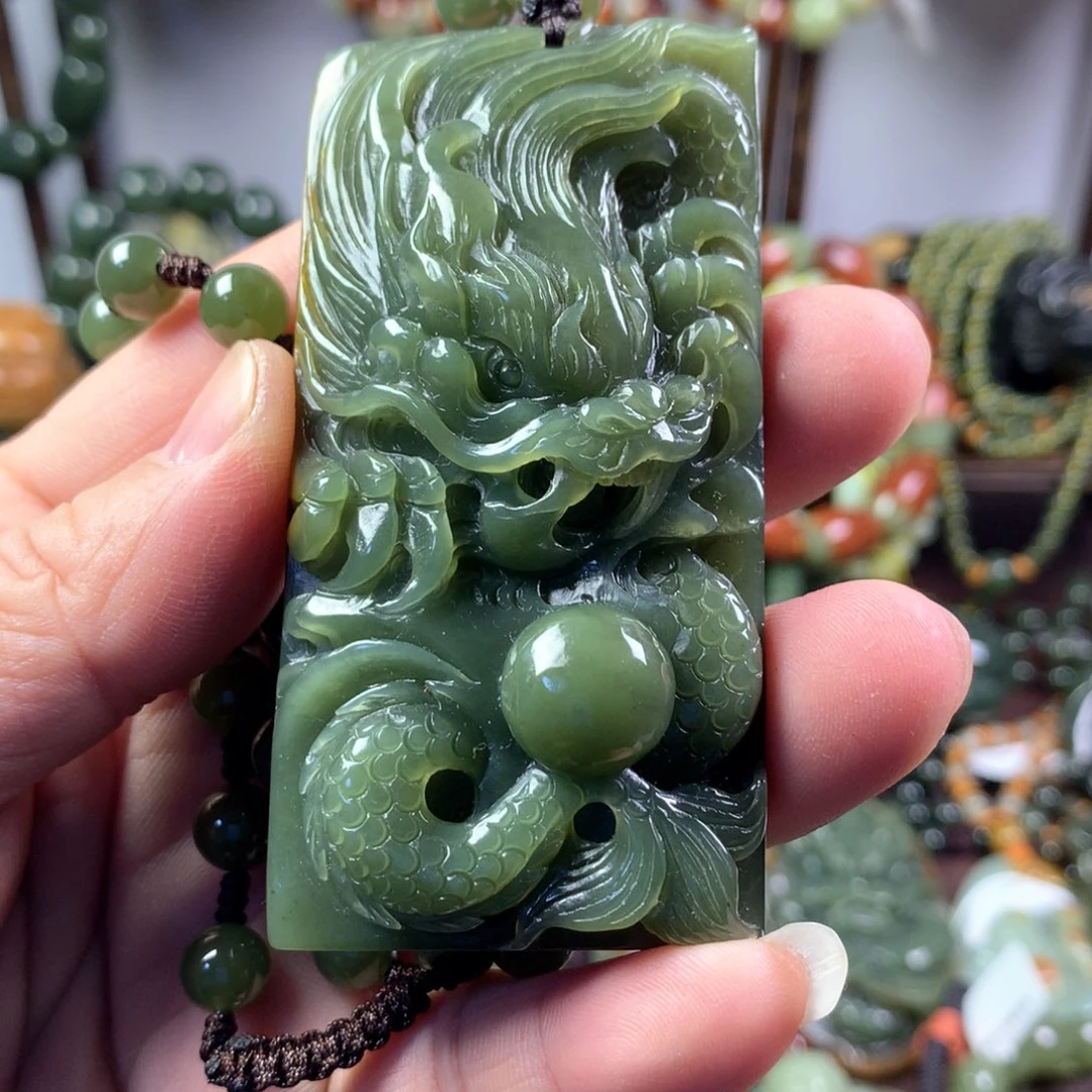 透闪石质玉挂件未镶嵌海**川