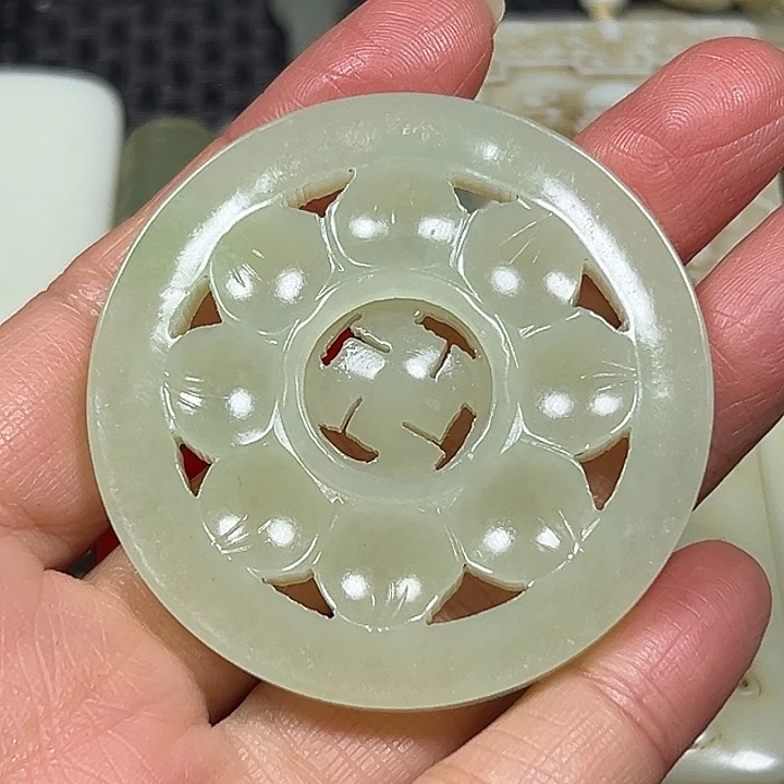 白玉菩提吊坠精选商品一物一图