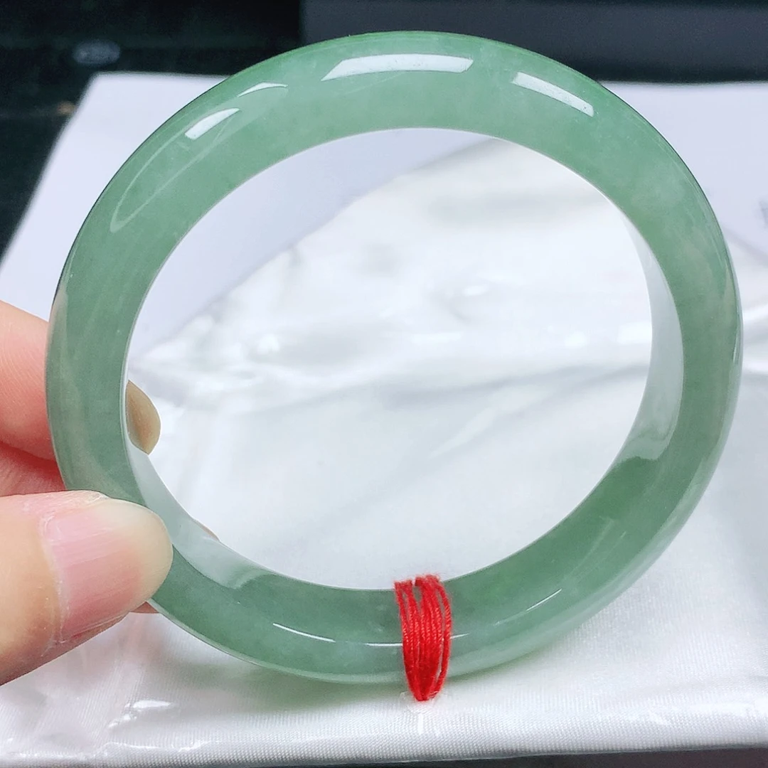 翡翠手镯未镶嵌正