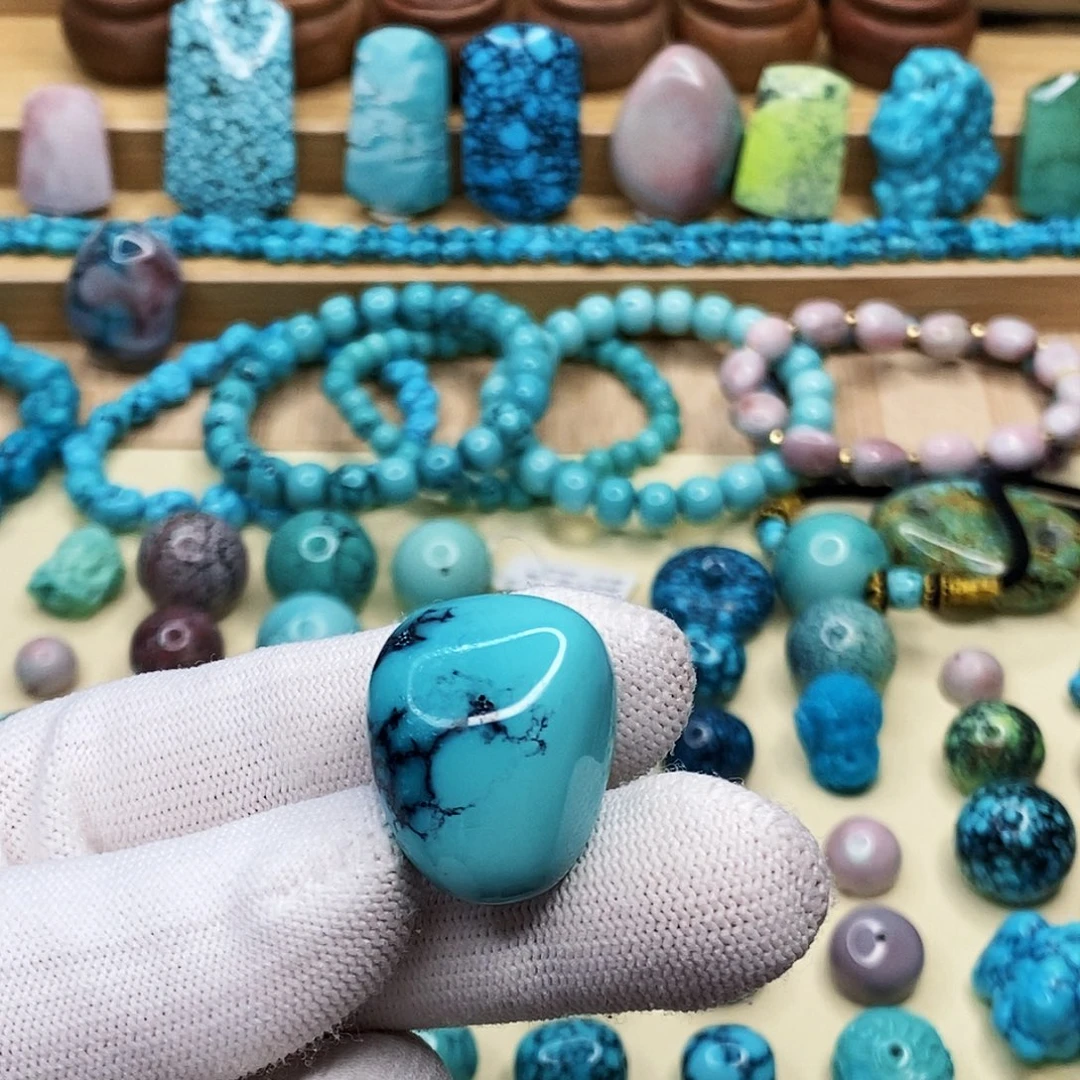 绿松石未镶嵌珠宝奇石