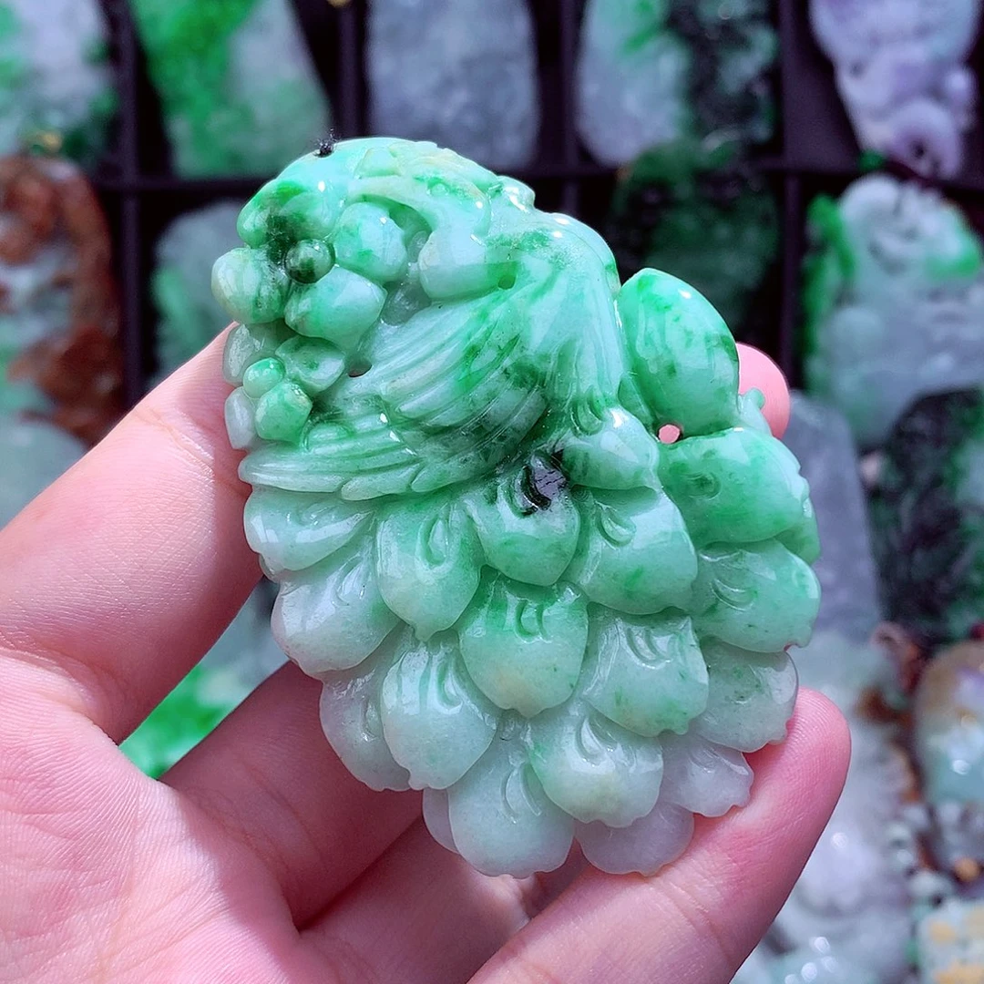 翡翠未镶嵌颈饰挂件