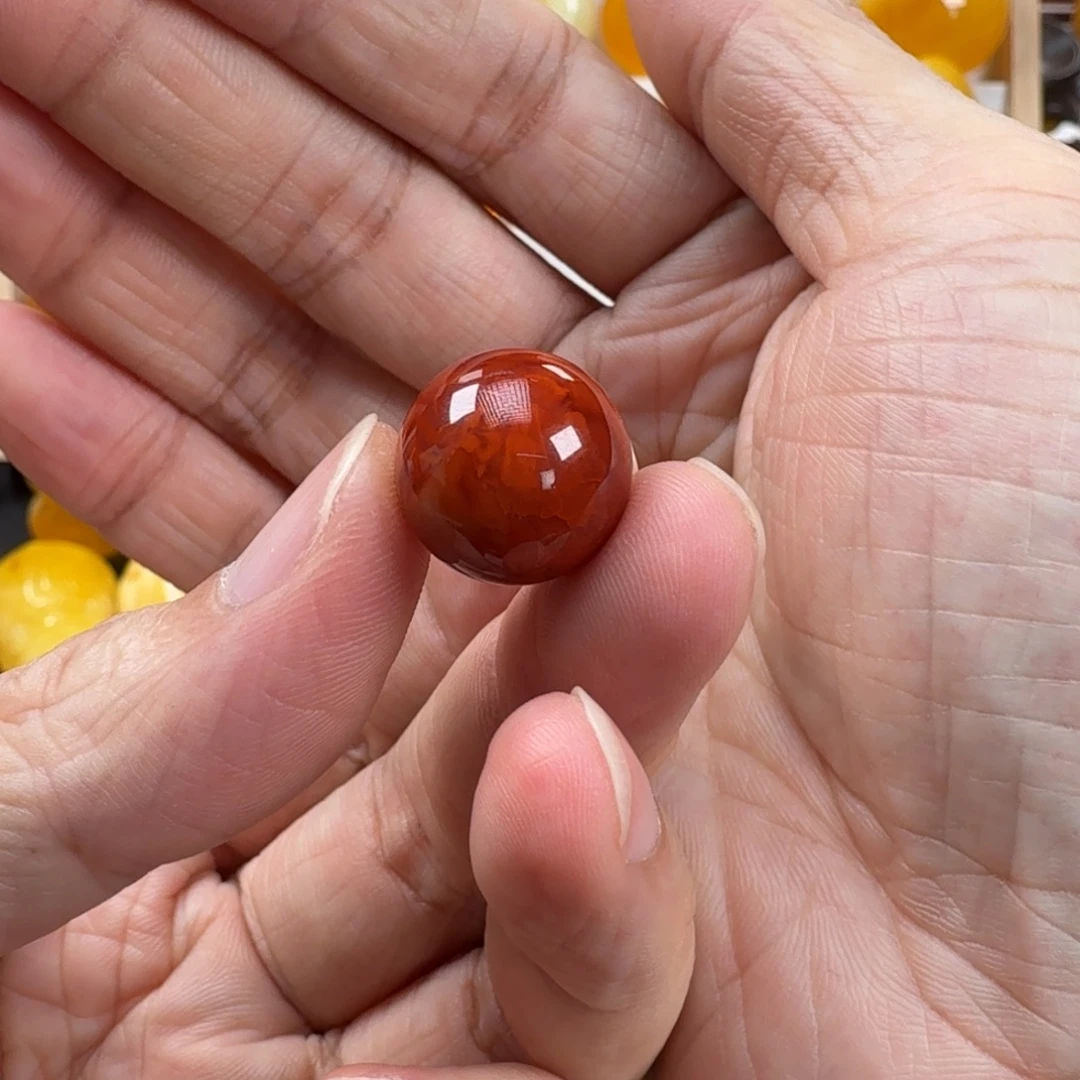 夏***燕南红玛瑙未镶嵌颈饰南红