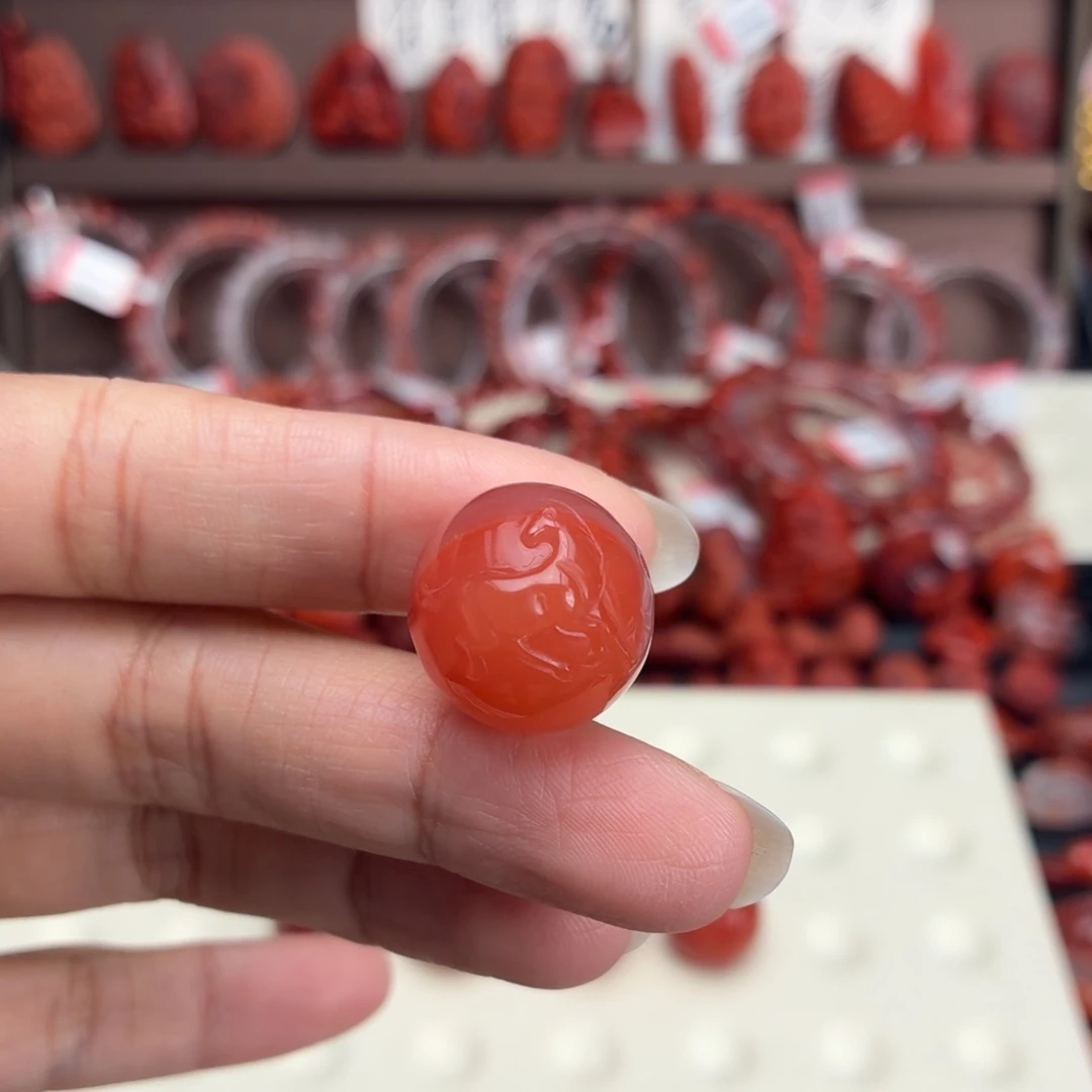 小****南红玛瑙未镶嵌颈饰单珠18+