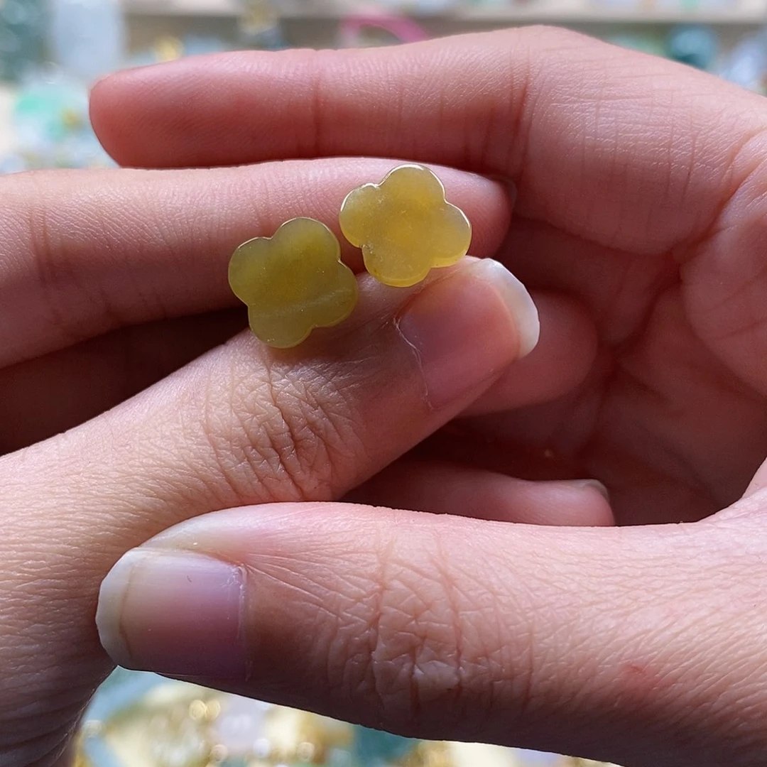 翡翠颈饰未镶嵌闪