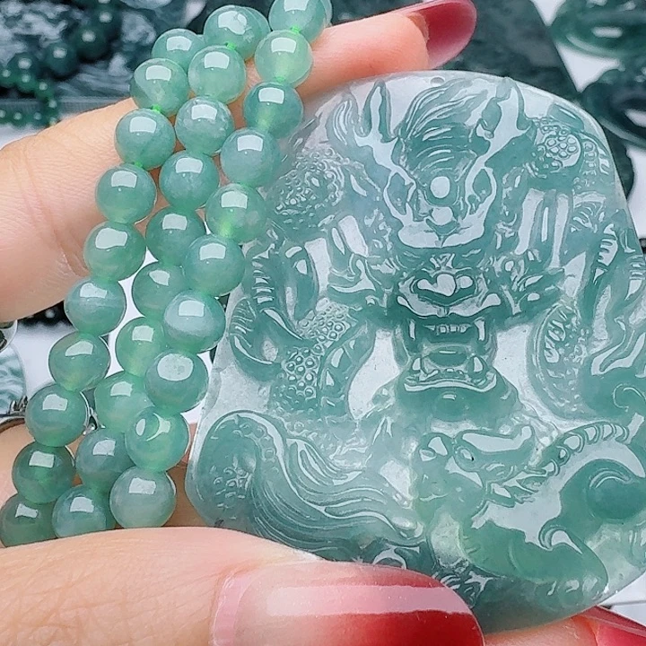 颈饰未镶嵌翡翠多样性发其一