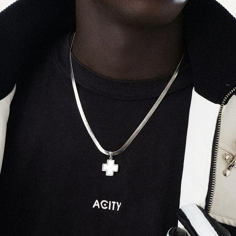 ACITY 钛钢项链 喜城蛇骨刀片贝母十字架项链男女小众高级锁骨链