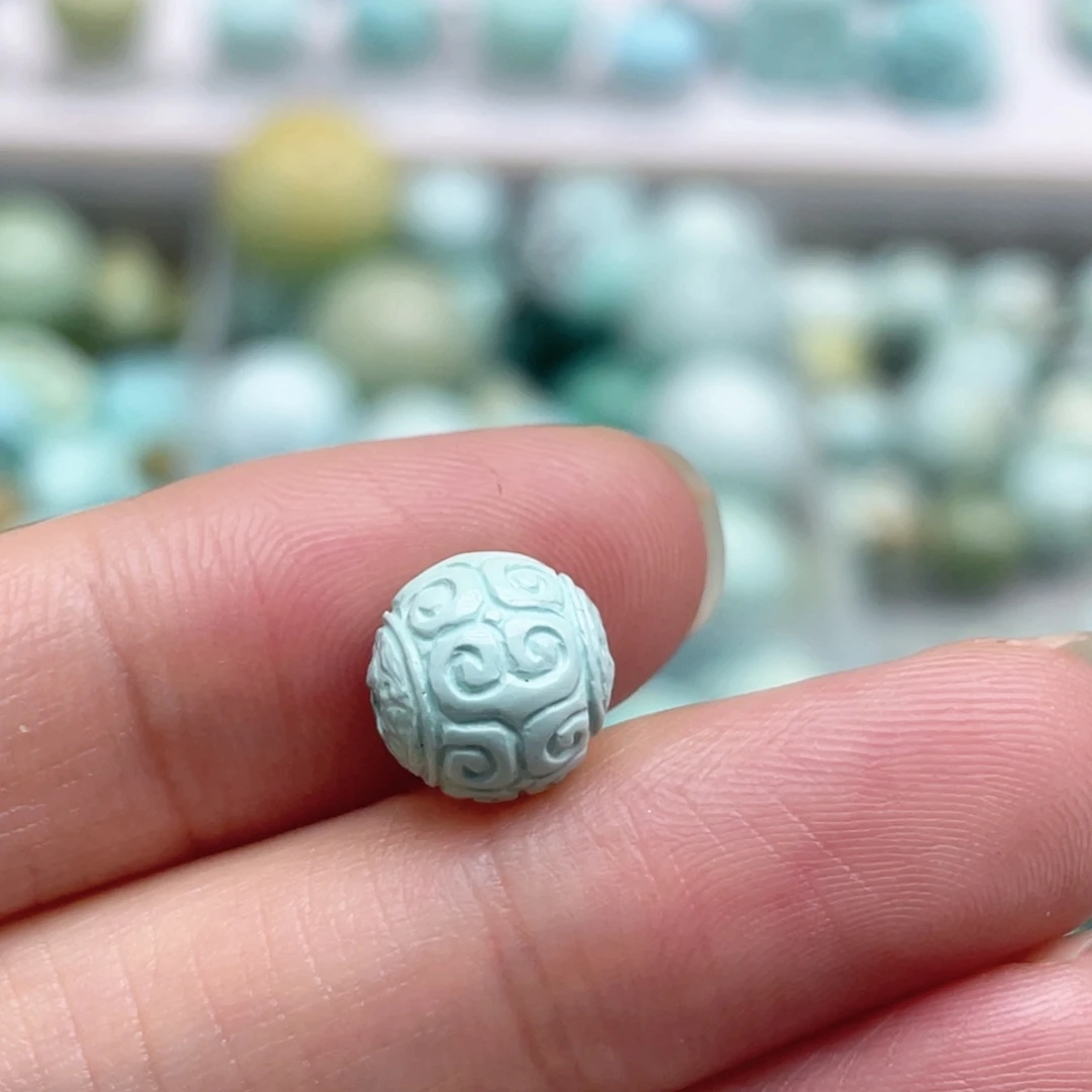 卡***灰未镶嵌南红玛瑙珠宝奇石