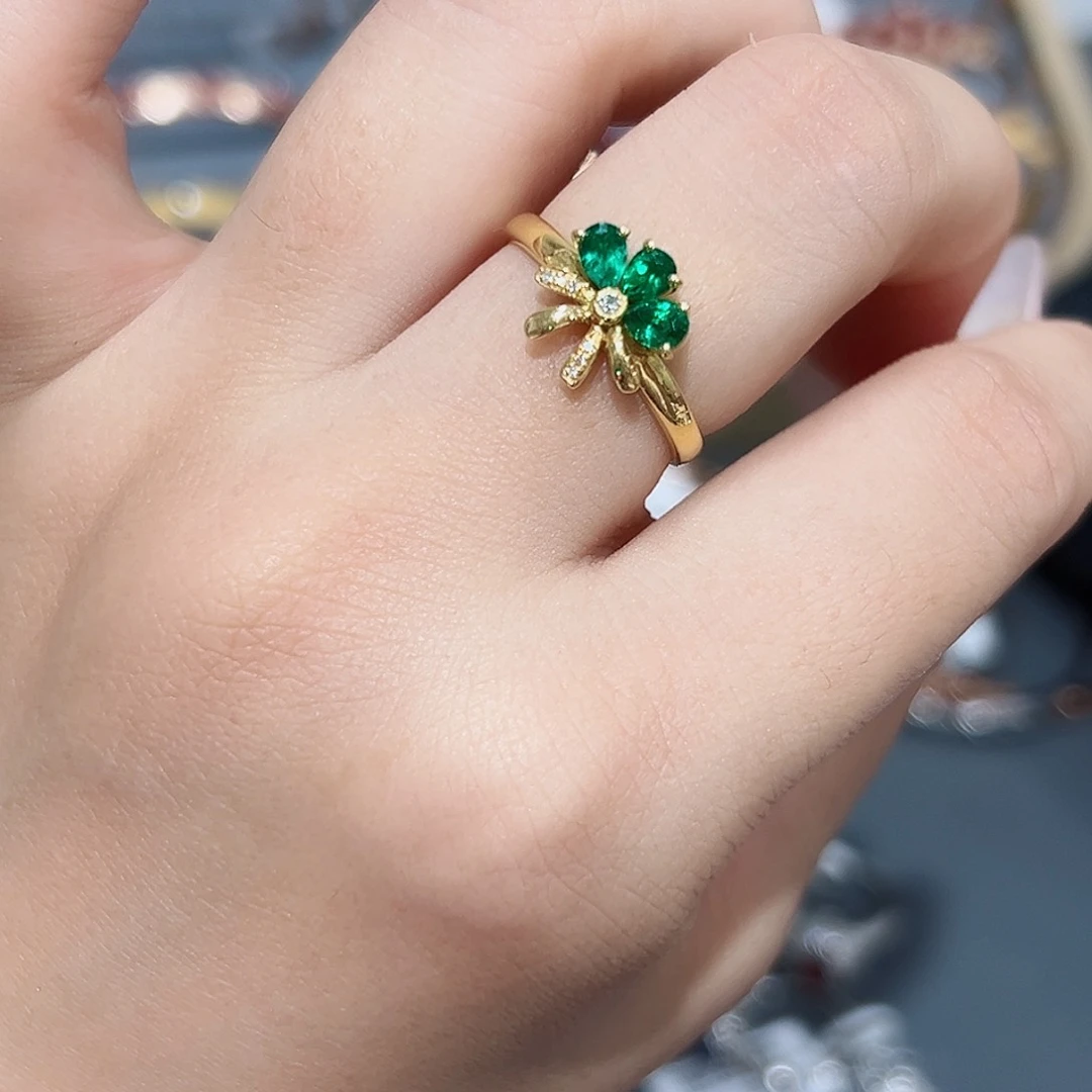 祖母绿戒指18K金镶嵌