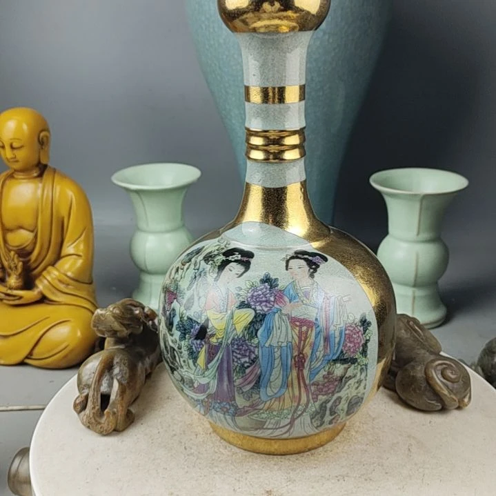 汝窑天青色绘彩蒜头瓶