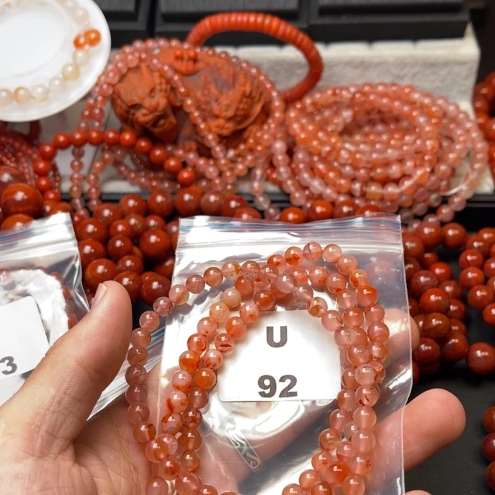 南红玛瑙未镶嵌多样性发货默认微瑕称重6mm